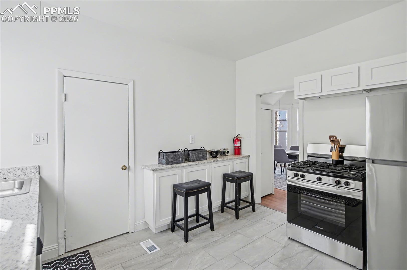 Photo 18 of 808 E Monument Street, Colorado Springs