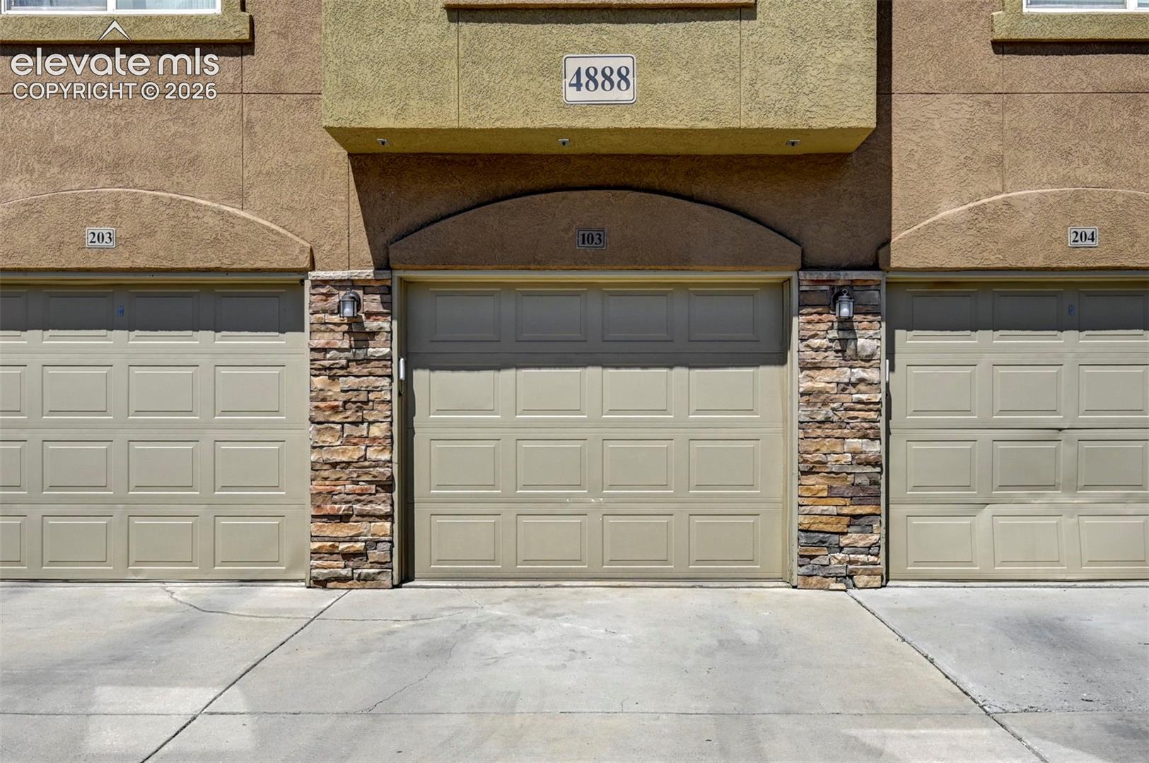 Center Garage