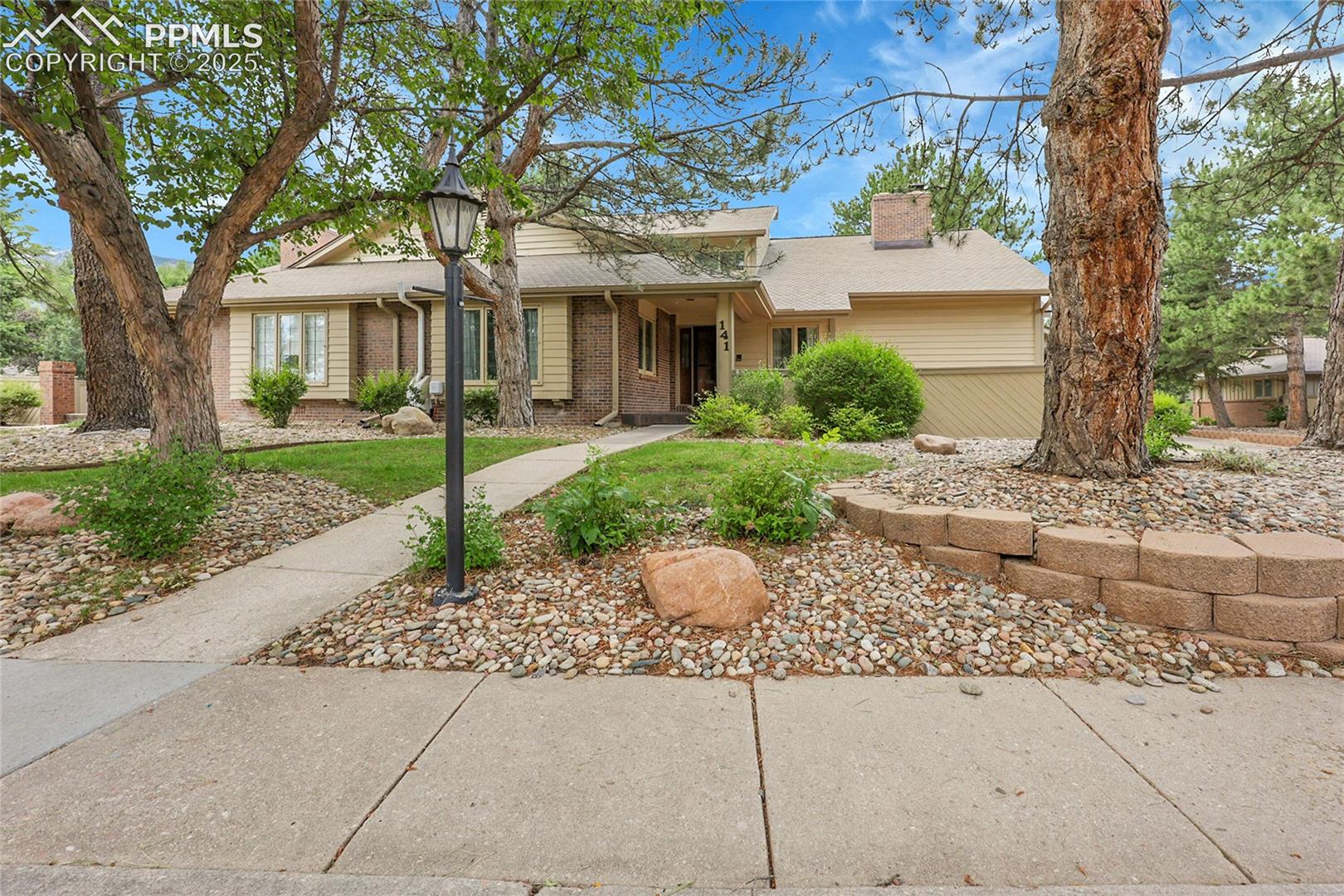 141 Miramar Dr, Colorado Springs, CO 80906