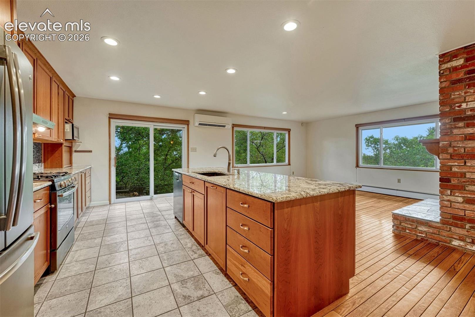 Photo 20 of 325 Altura Way, Colorado Springs