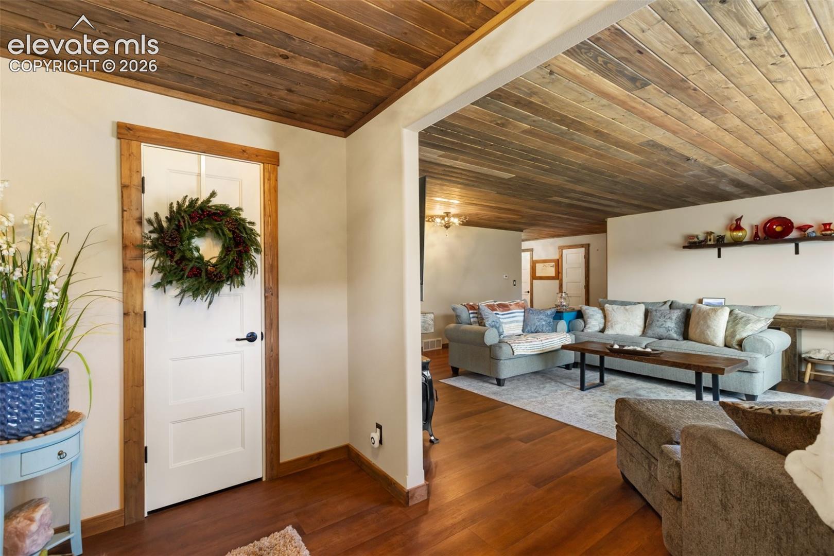 Foyer entry into living room. 