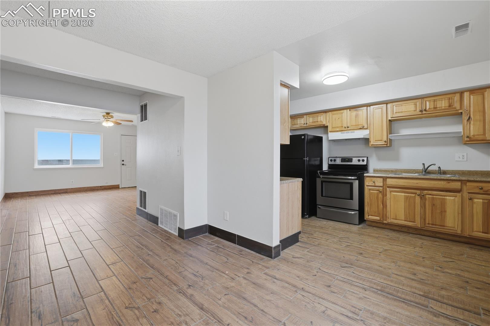 336 Robbins Mill Pl, Colorado Springs, CO 80910