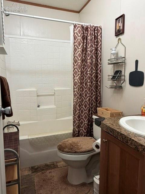Hall full bath, easy care shower surround
