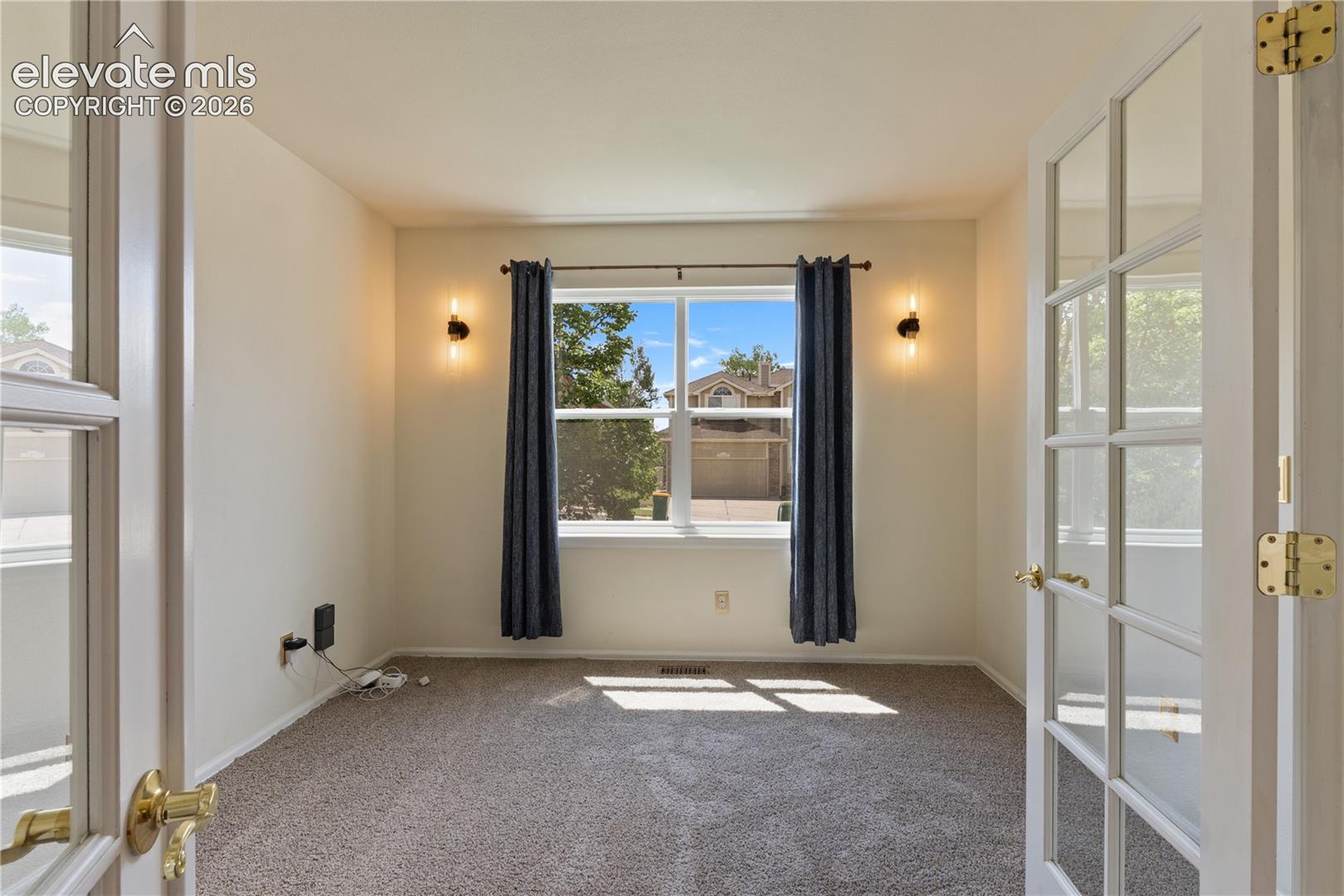 Photo 7 of 1136 Vista Oaks Drive, Colorado Springs