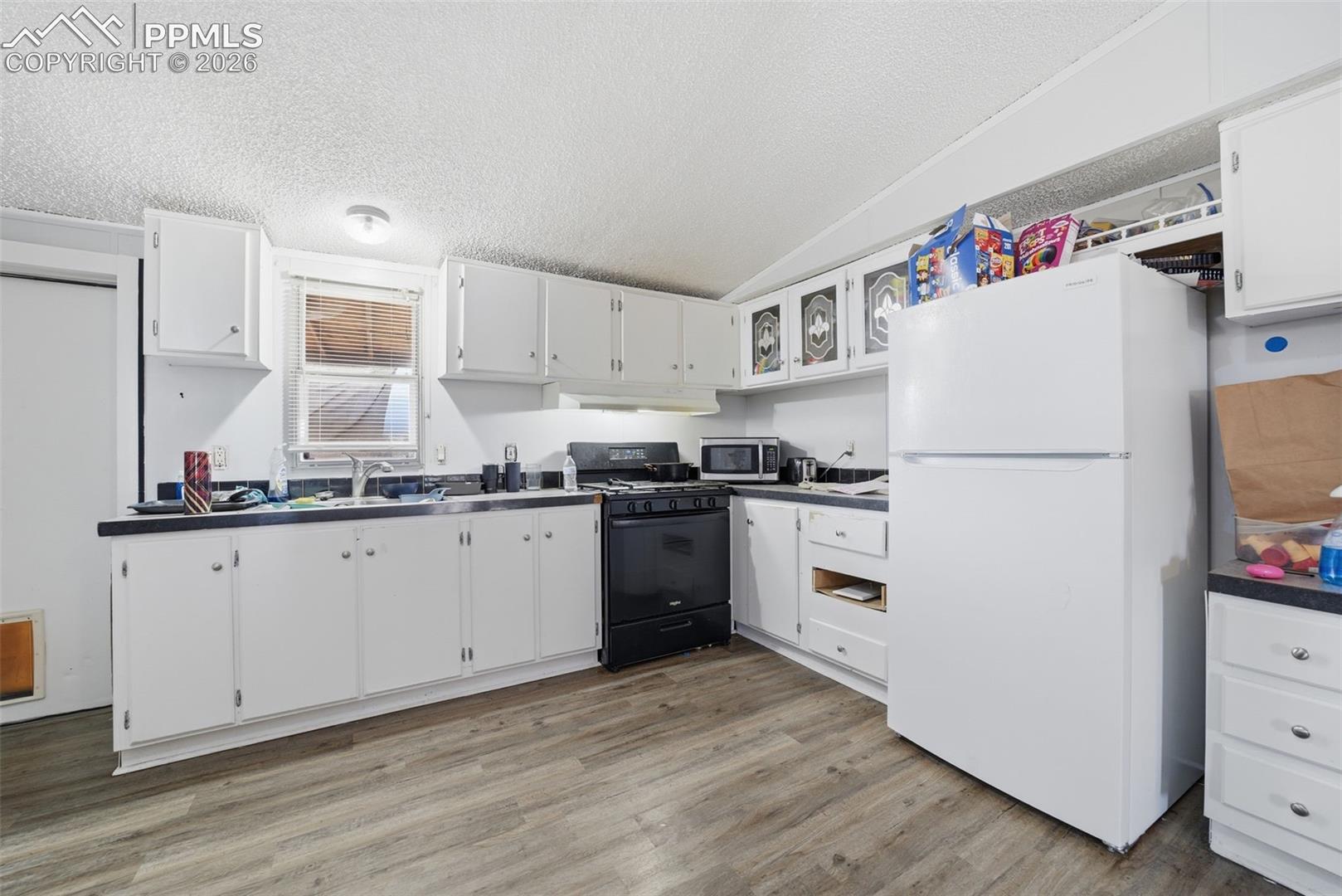Photo 8 of 2935 Blue Spruce Drive, Colorado City