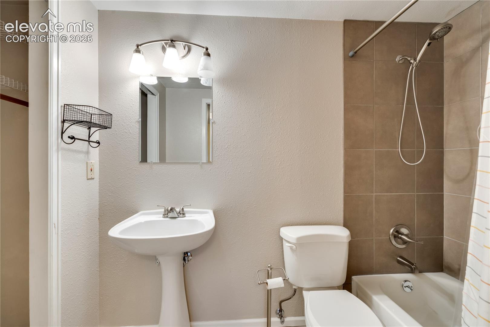 Remodeled full bathroom in basement