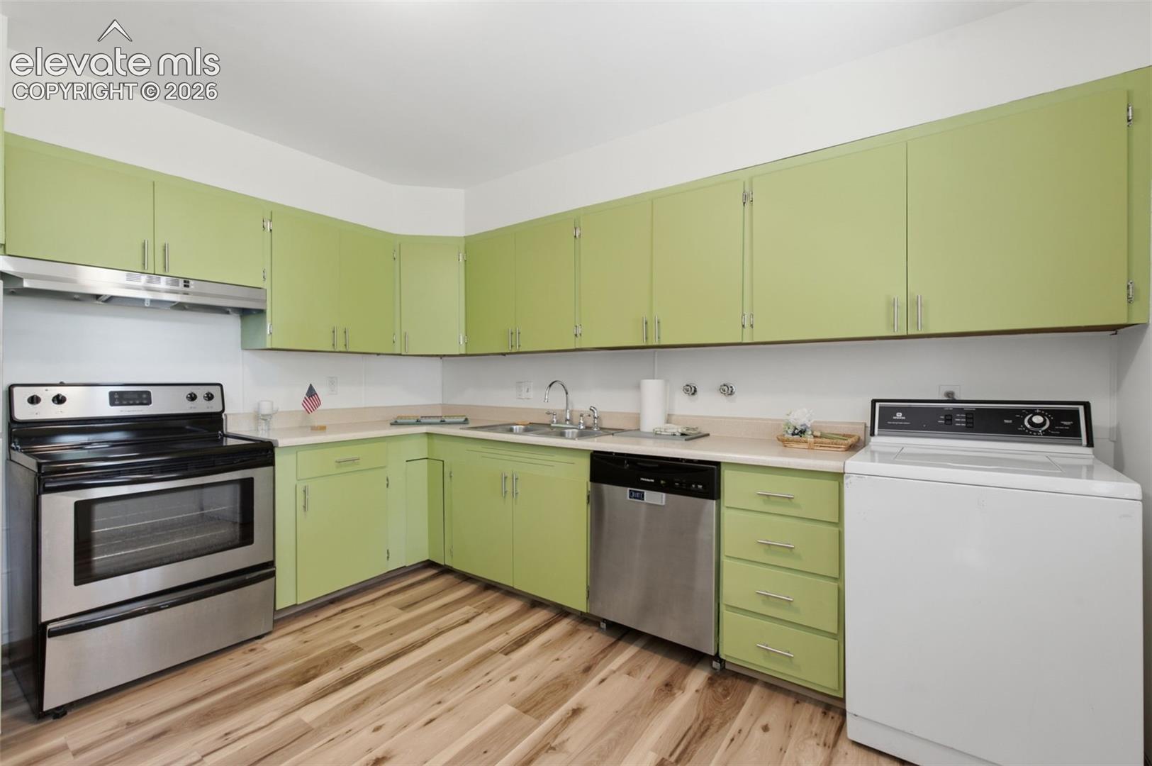 Photo 9 of 110 N Brentwood Drive, Colorado Springs