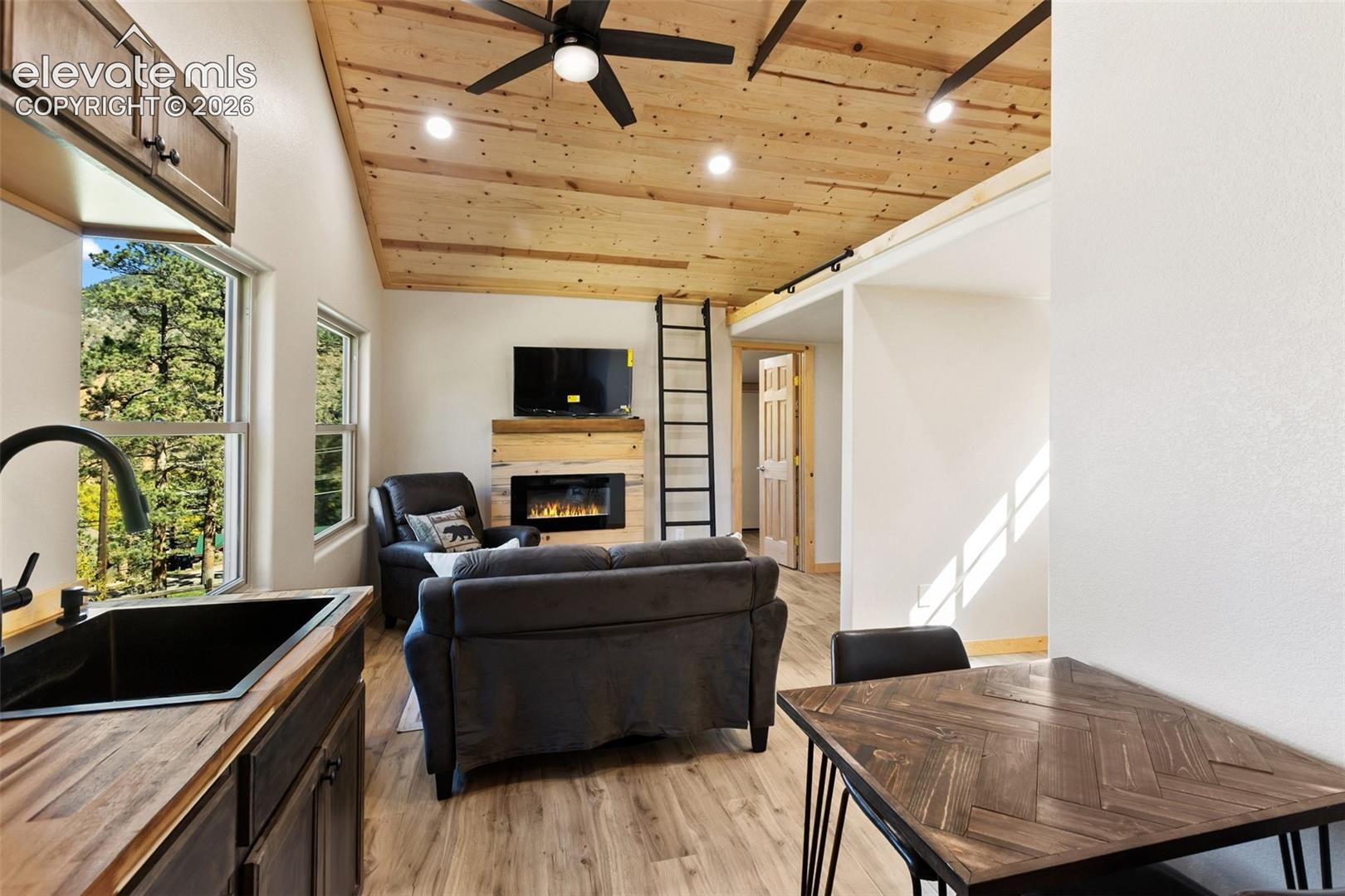 Photo 6 of 10580 Illinois Avenue, Green Mountain Falls