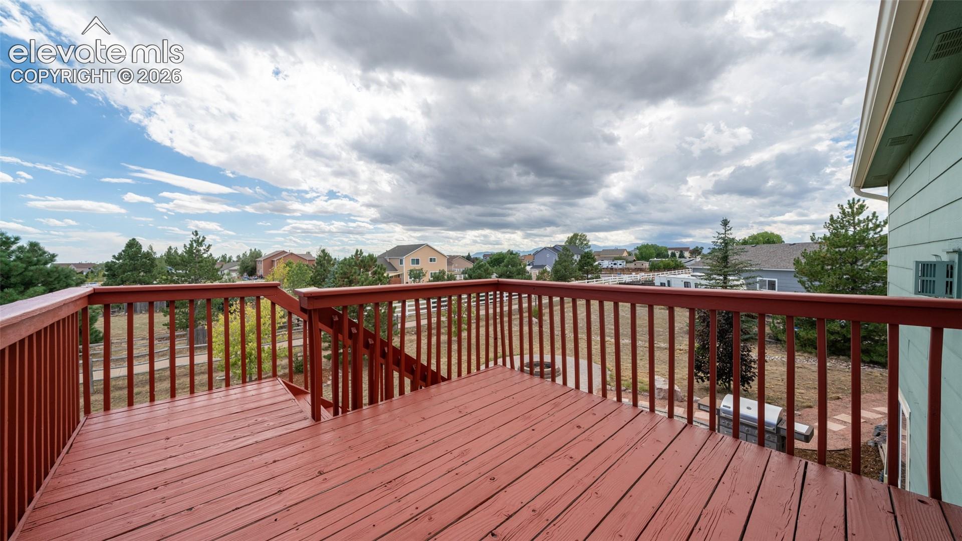 Deck, Pikes Peak view!