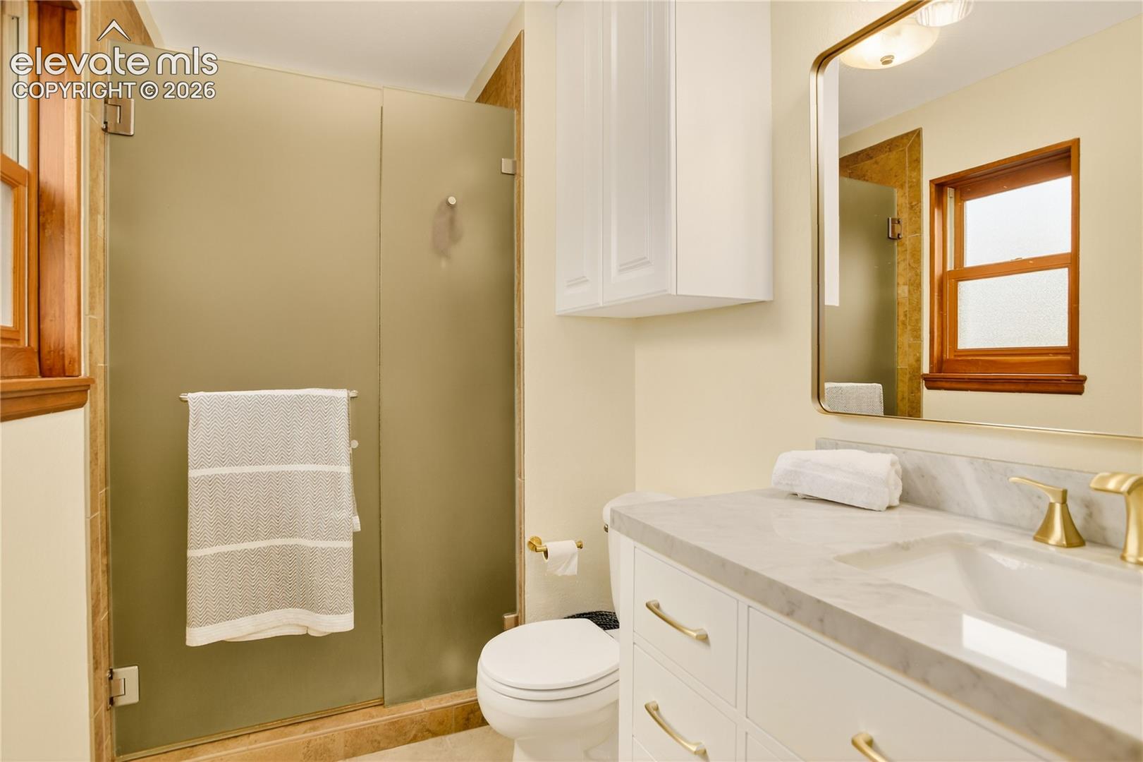 Primary en-suite bath