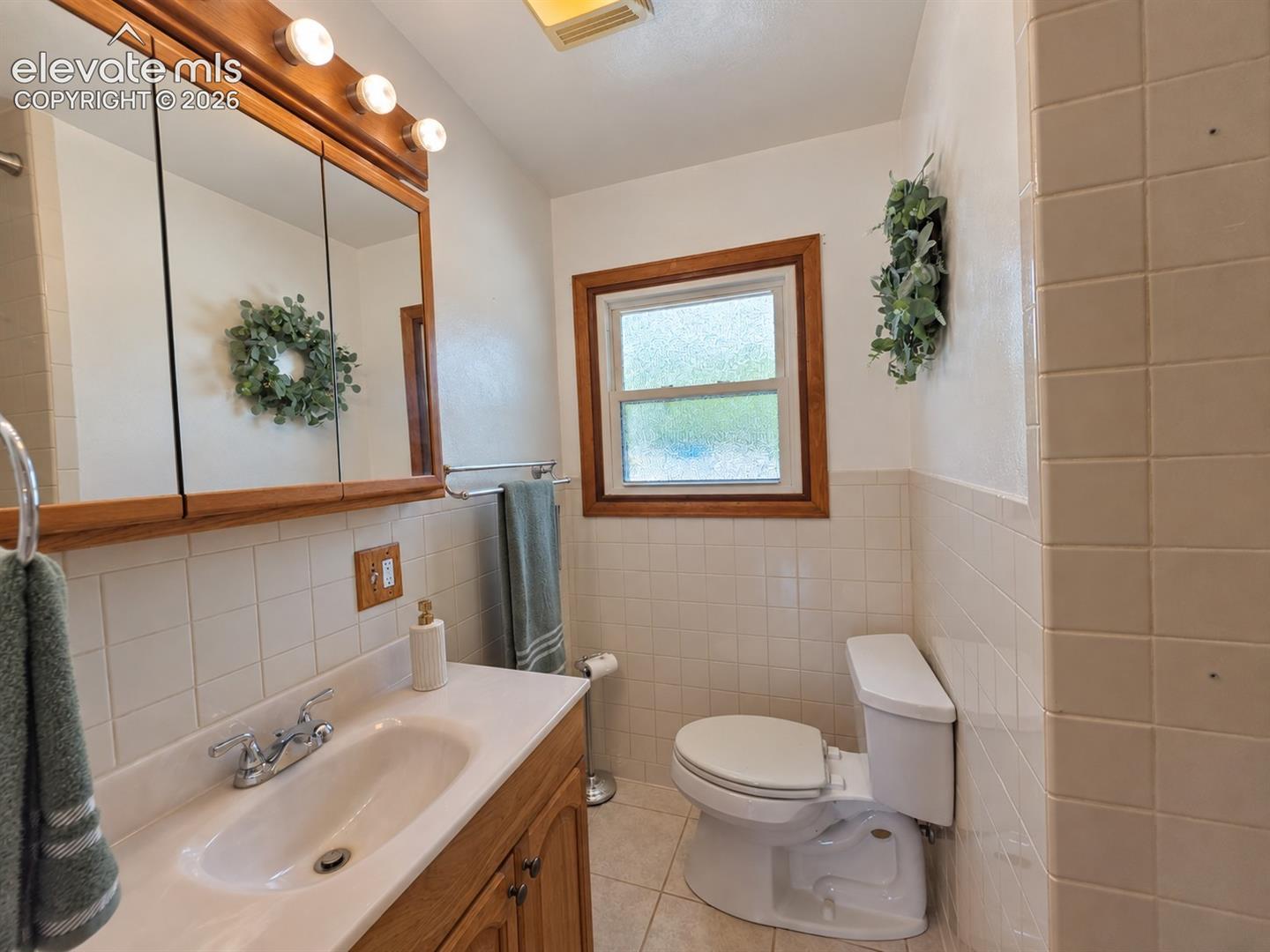 Hall Bath Near Bedrooms 2, 3, & 4
