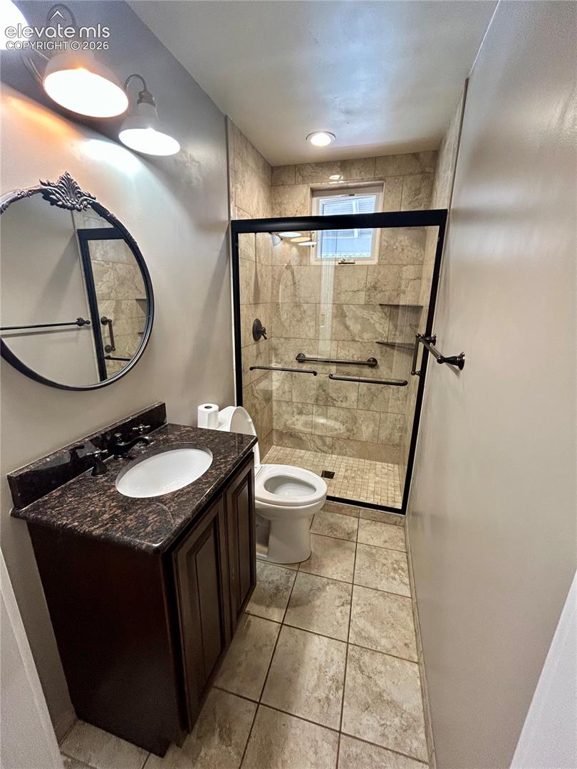 Main House/602: 1 0f 2 main level bathrooms