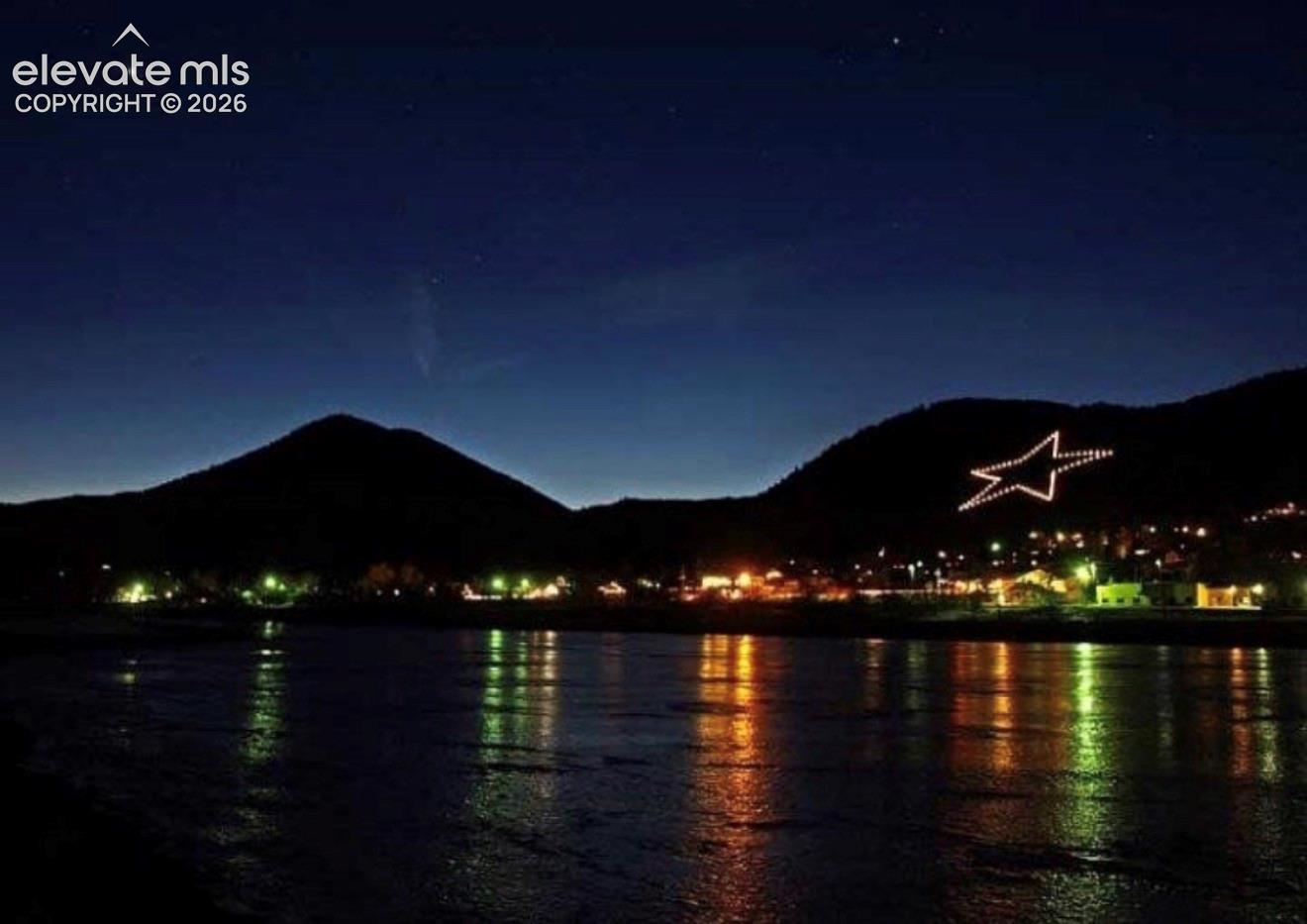 The world’s largest illuminated star!