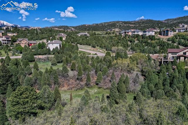900 acre community