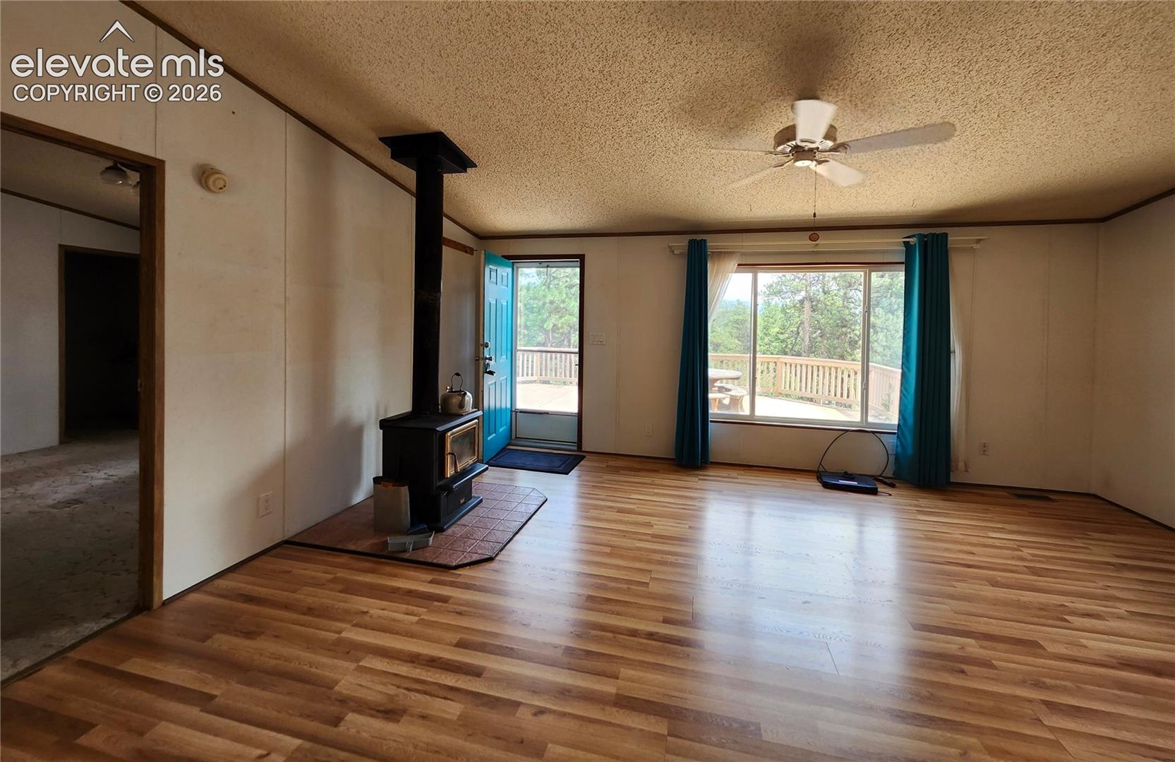 400 Pikes Peak Ln, Florissant, CO 80816