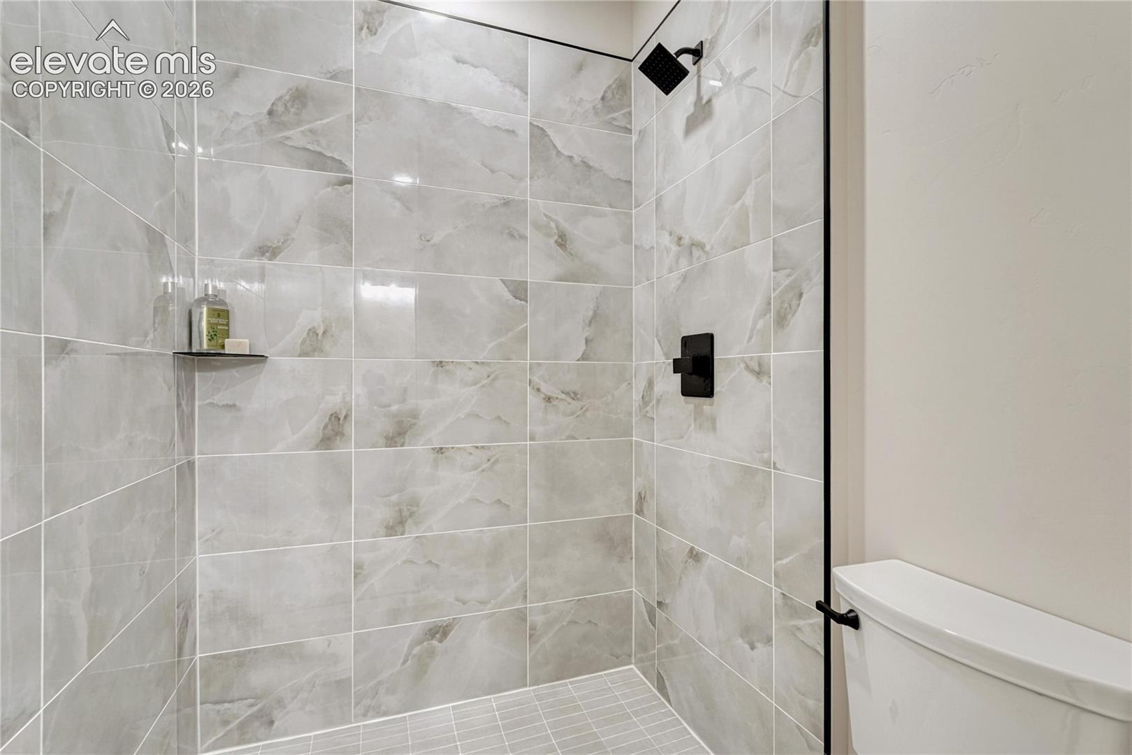 ...with ensuite. 