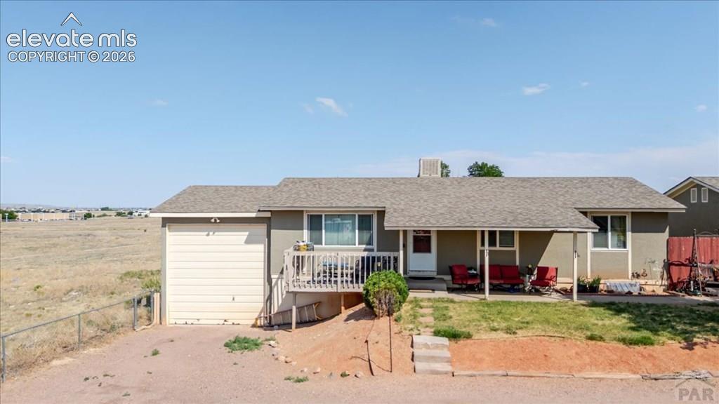Unit C building w attached garage
