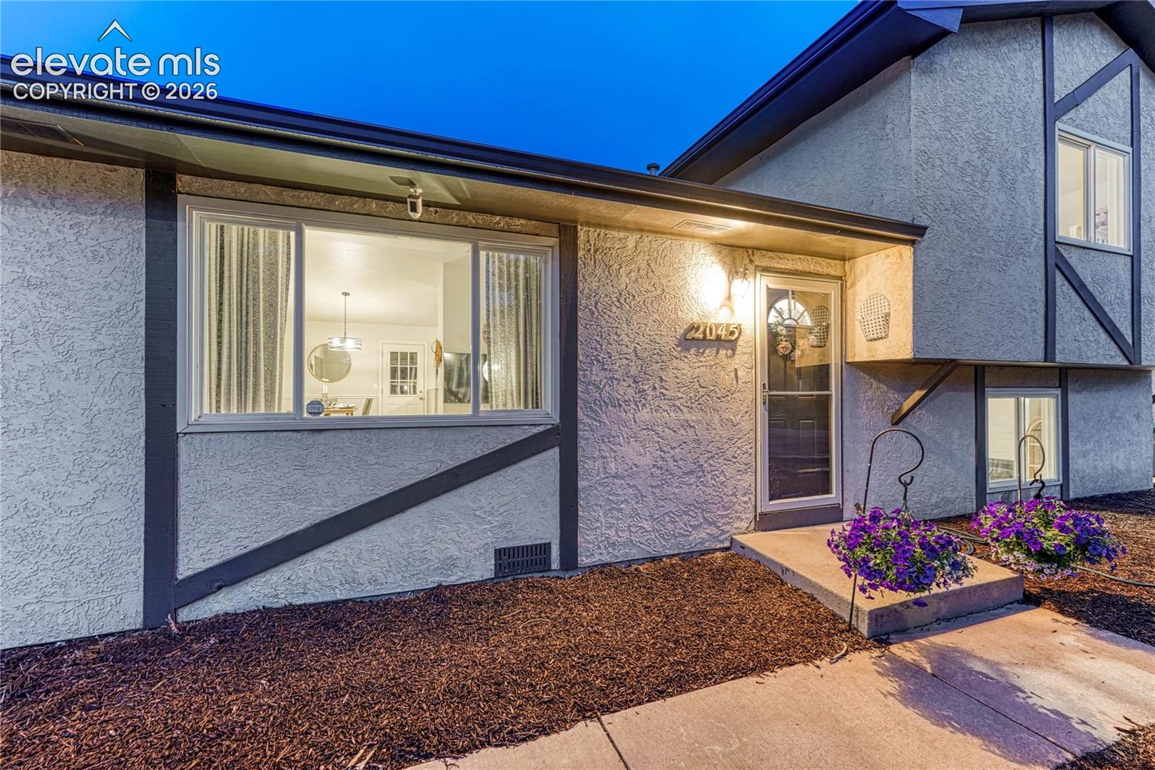 2045 Heathercrest Dr, Colorado Springs, CO 80915