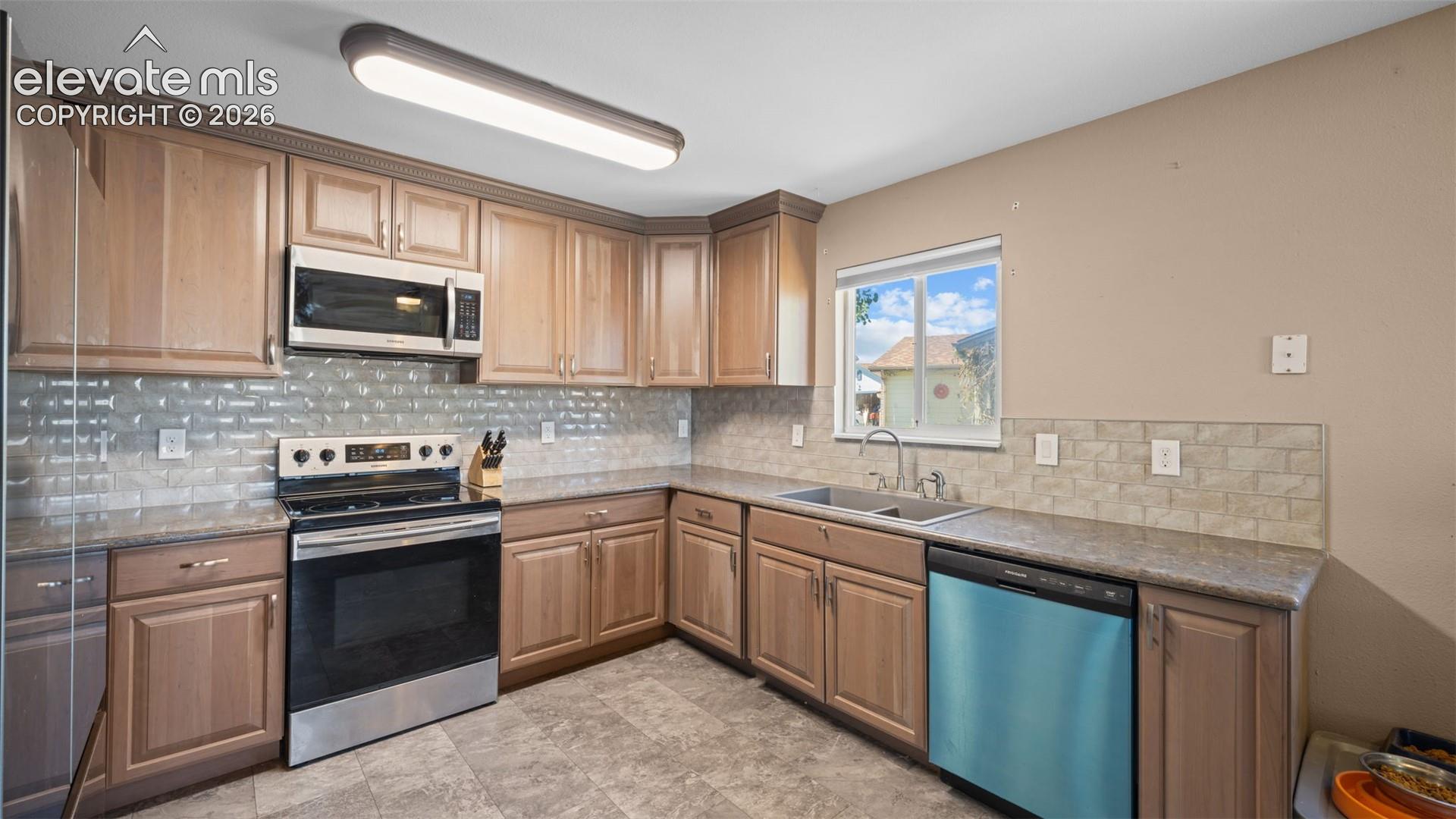 Photo 8 of 1180 Goodview Court, Colorado Springs