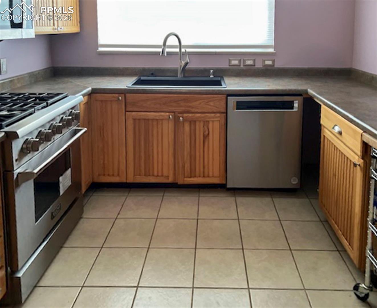 1089 S Johnson Way, Lakewood, CO 80226