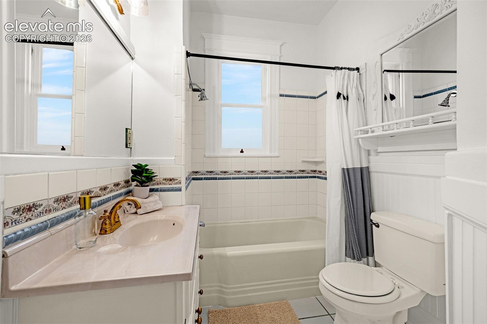 Main level full bath