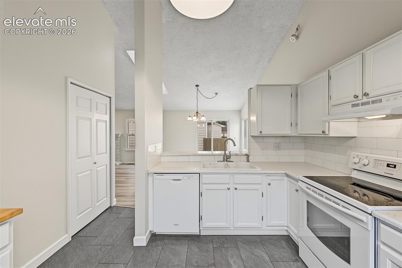 Photo 11 of 8430 Sassafras Drive, Colorado Springs