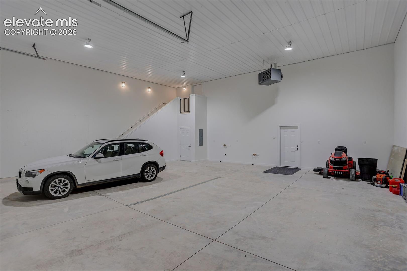 Finished, heated garage or shop space