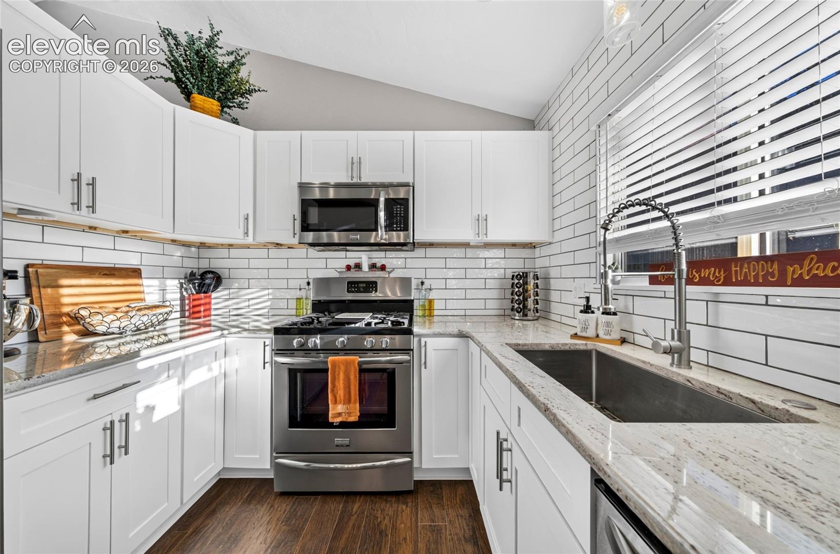 Photo 12 of 3515 Honeyburyl Drive, Colorado Springs