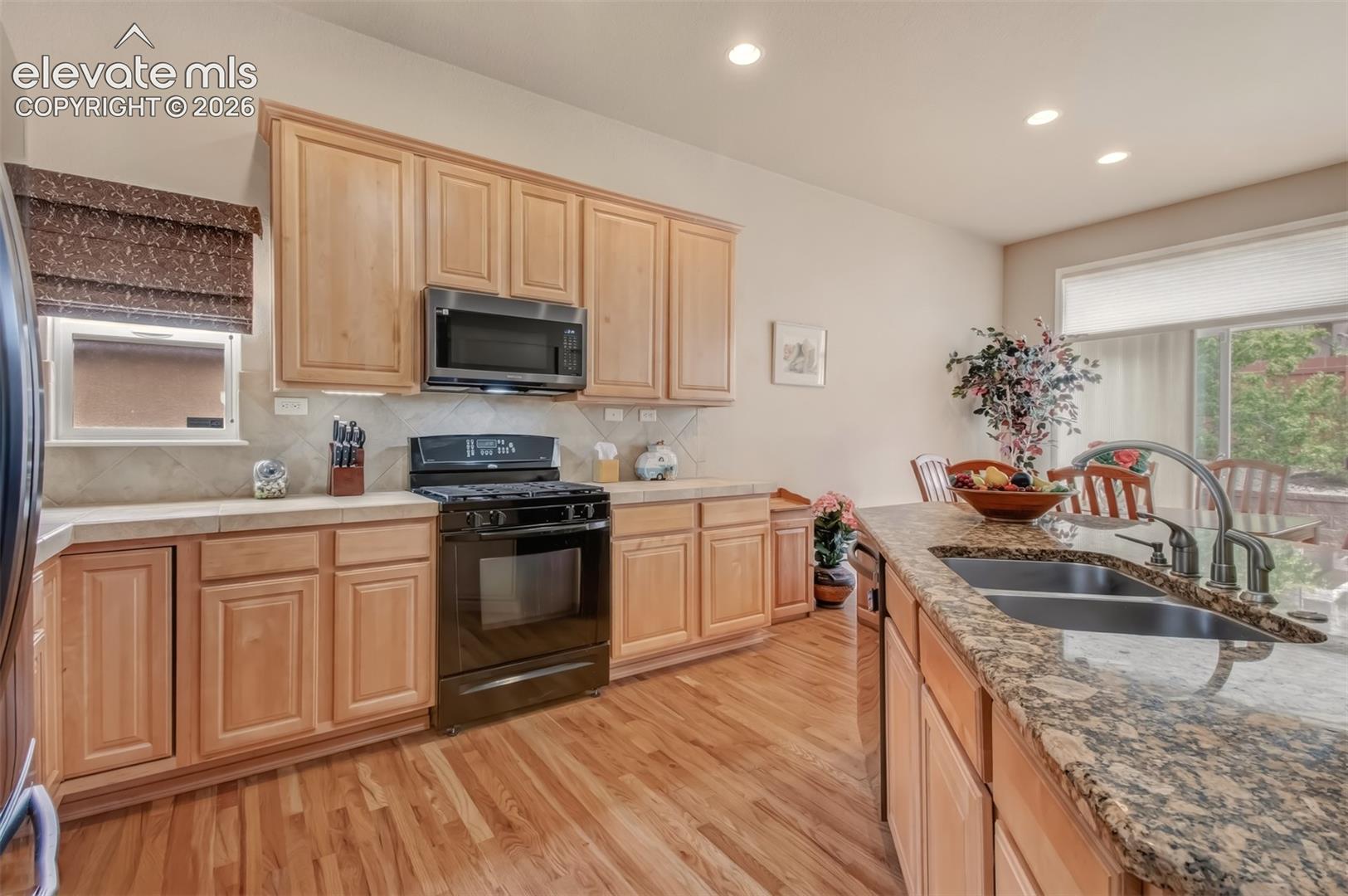 Photo 9 of 6137 Cumbre Vista Way, Colorado Springs