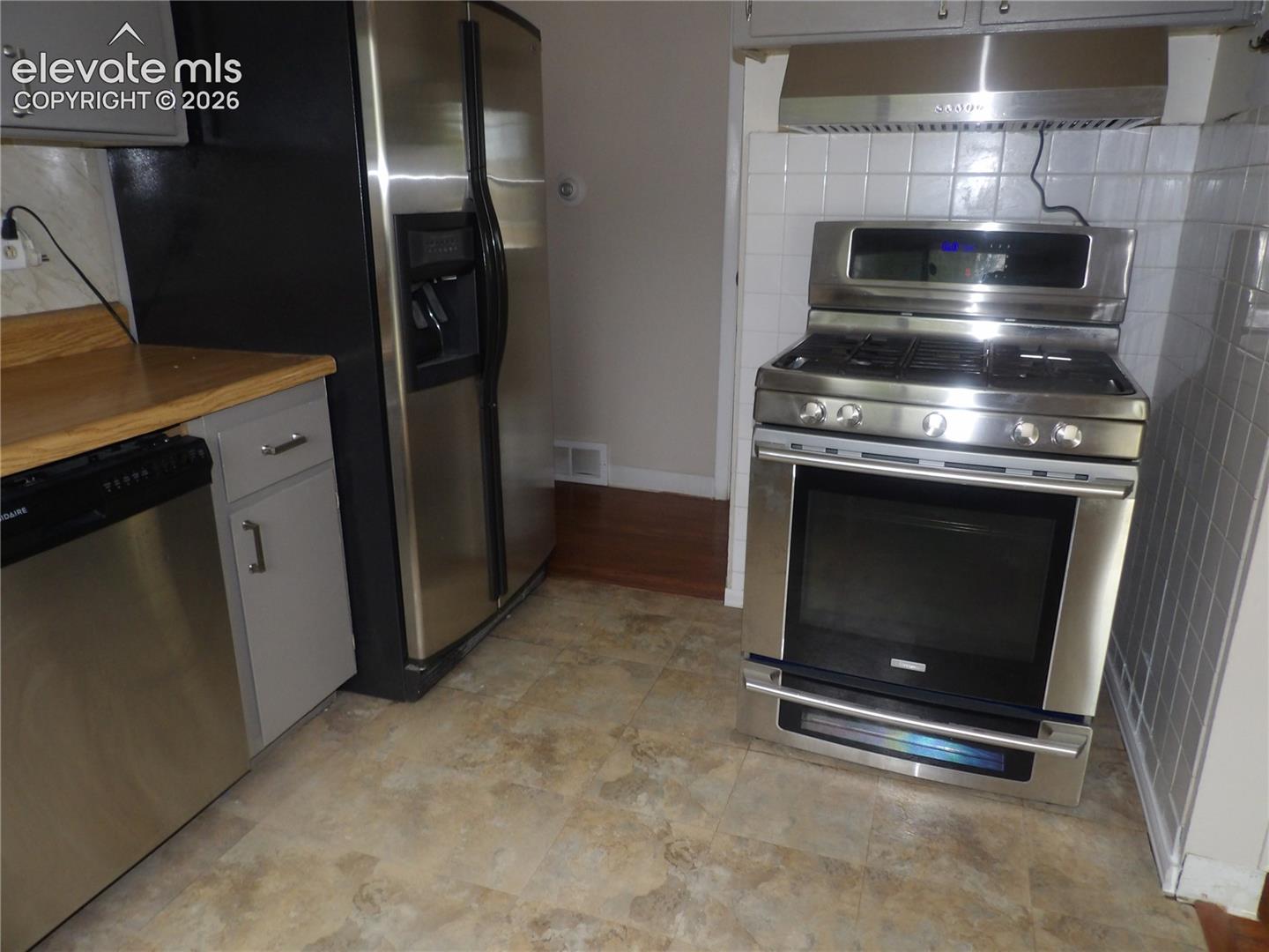 Photo 8 of 1109 Evergreen Drive, Colorado Springs