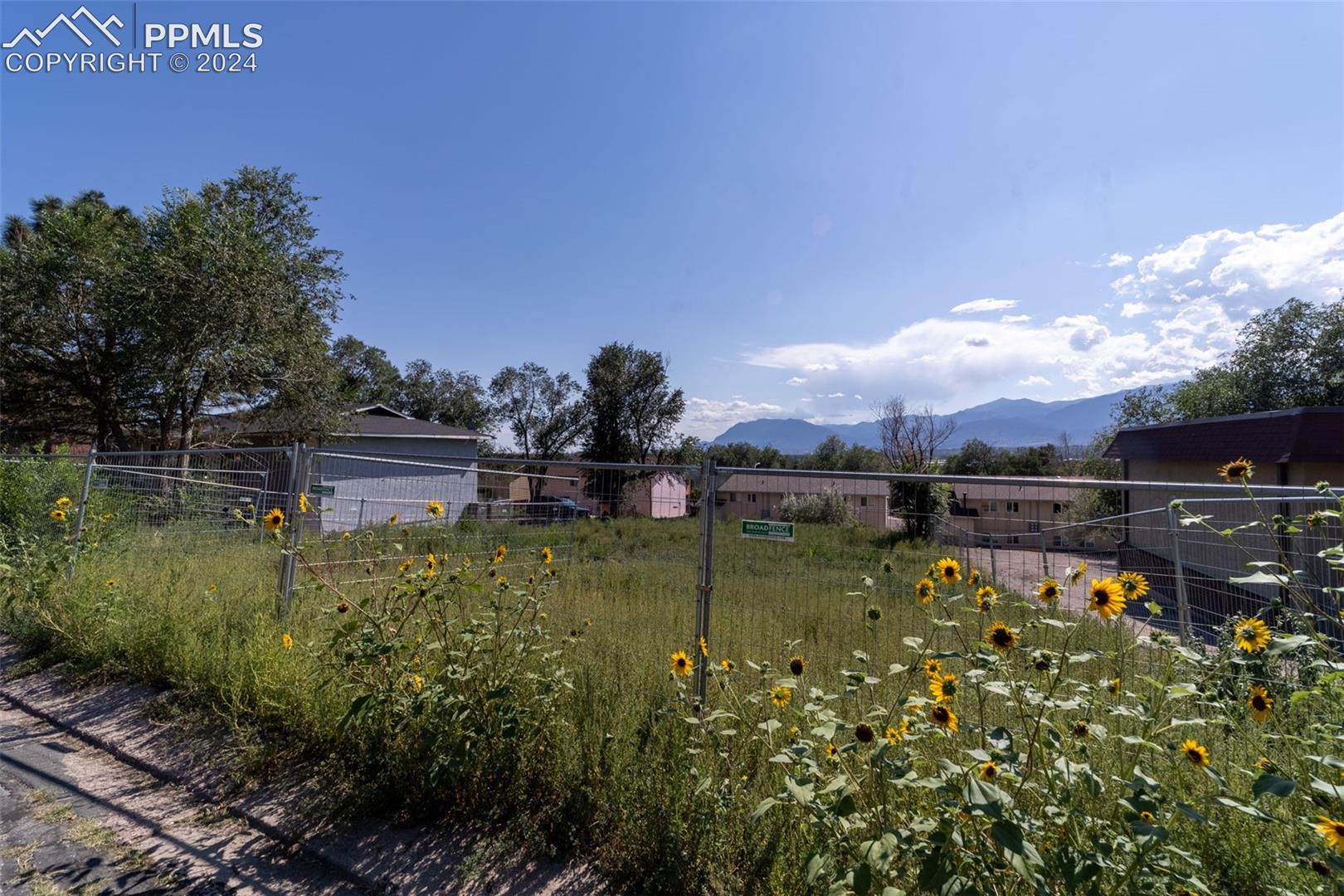 Photo 12 of 1085 Magnolia Street, Colorado Springs