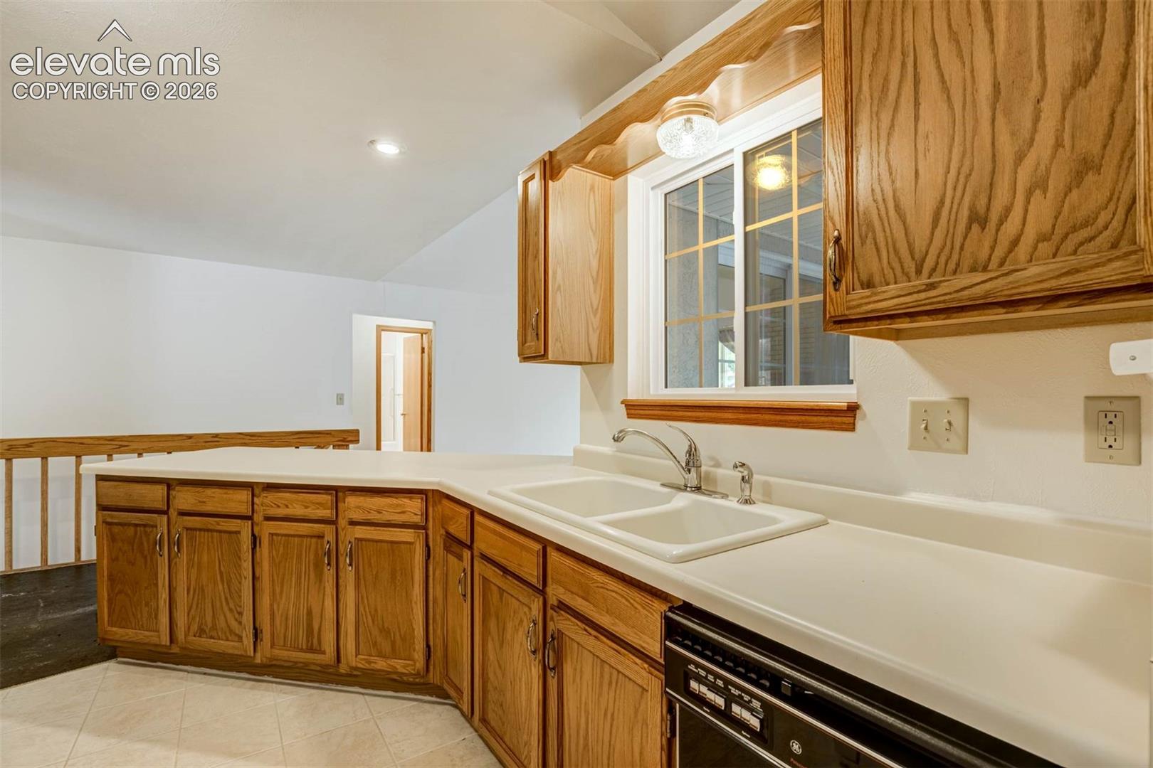 Photo 8 of 2170 Heatherdale Drive, Colorado Springs