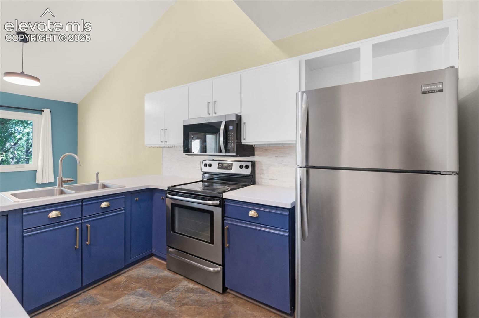 Photo 11 of 592 Observatory Drive, Colorado Springs