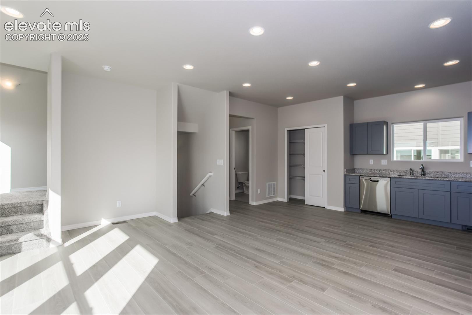 2135 Outfitters Grove — photo 3
