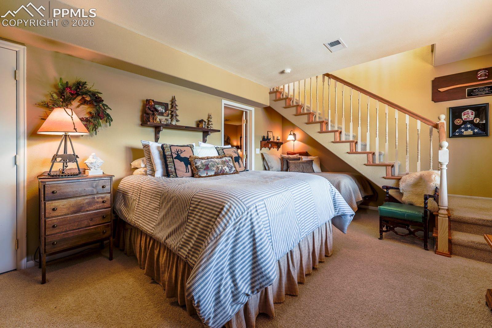 Walk-in closet! Views!