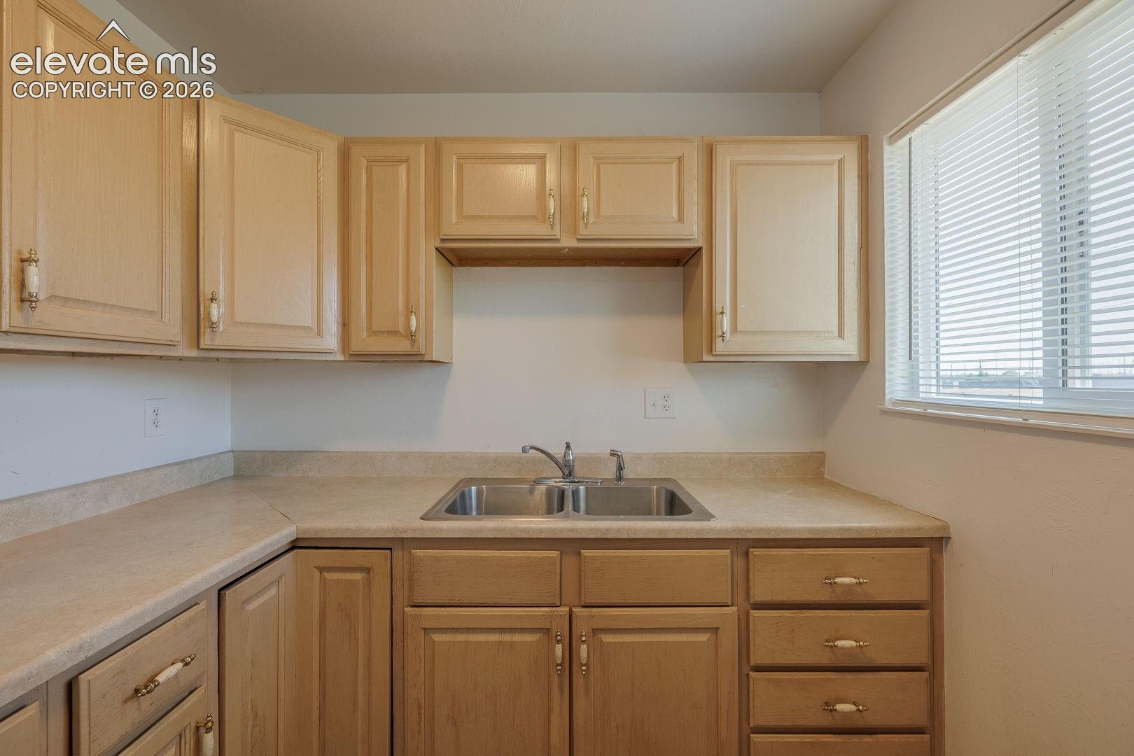 Photo 8 of 1648 Kensington Drive, Colorado Springs