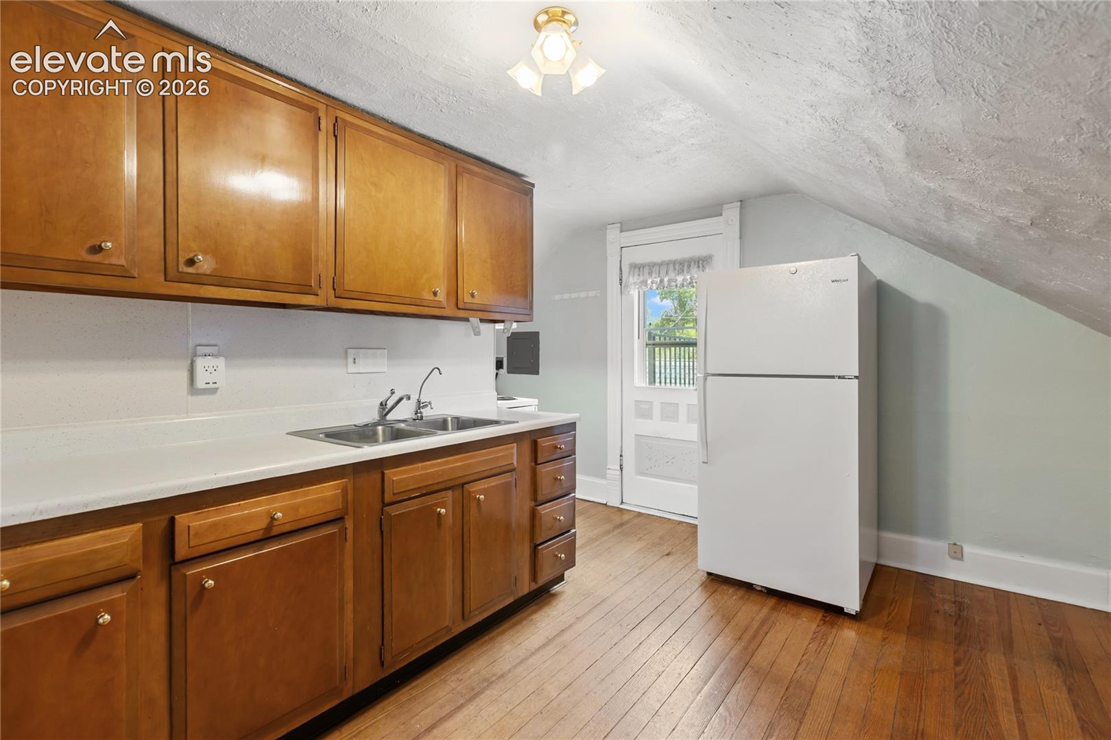 Upper apartment