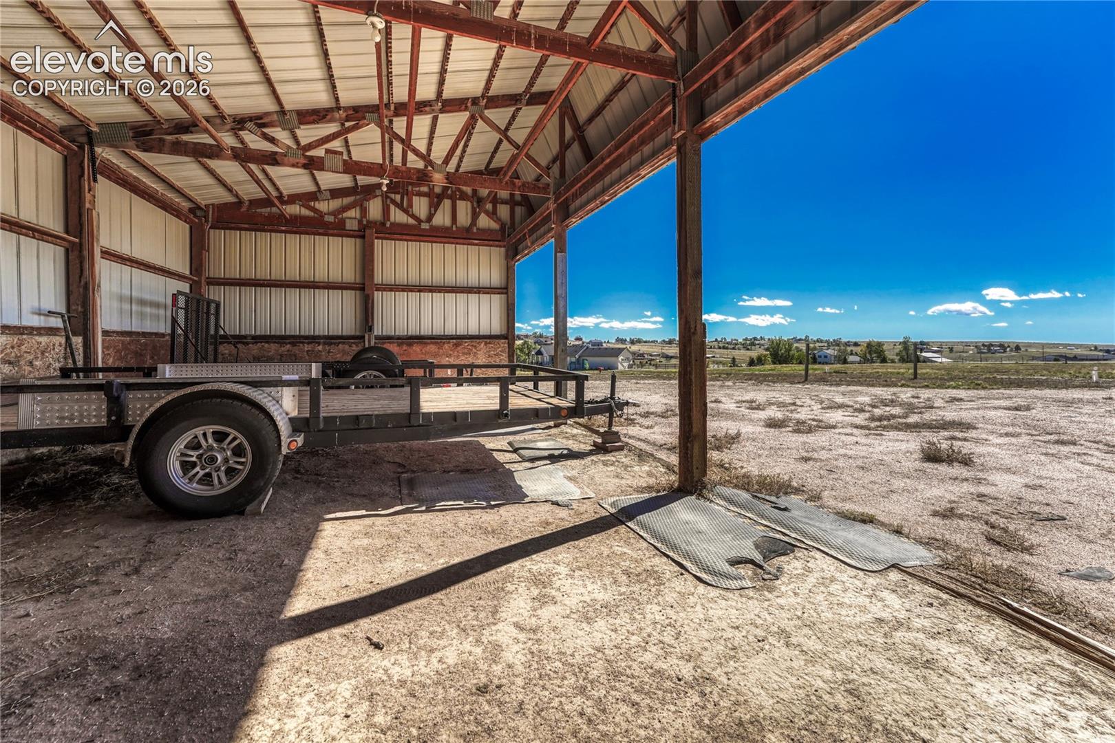 Open bays in the stable