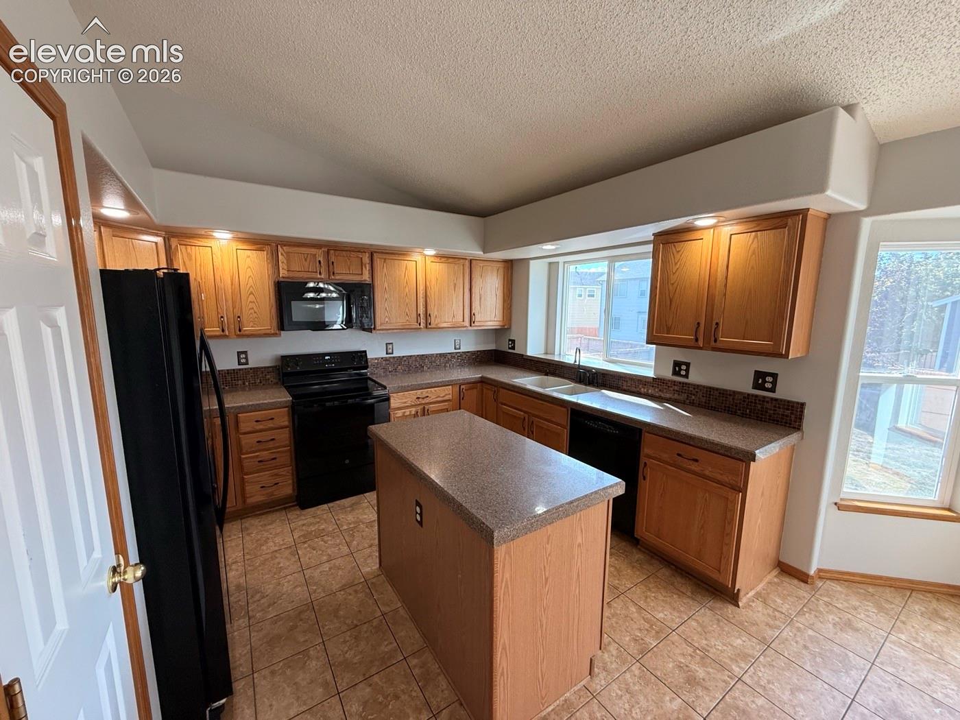 Photo 10 of 7042 Grand Prairie Drive, Colorado Springs
