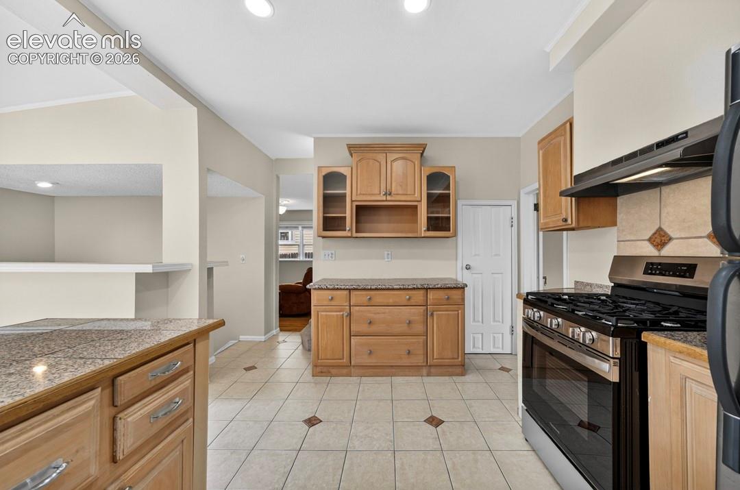 Photo 9 of 1121 E Willamette Avenue, Colorado Springs