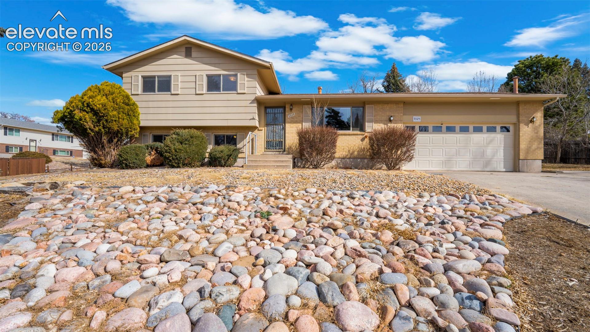 Photo 6 of 3325 Raindrop Drive, Colorado Springs