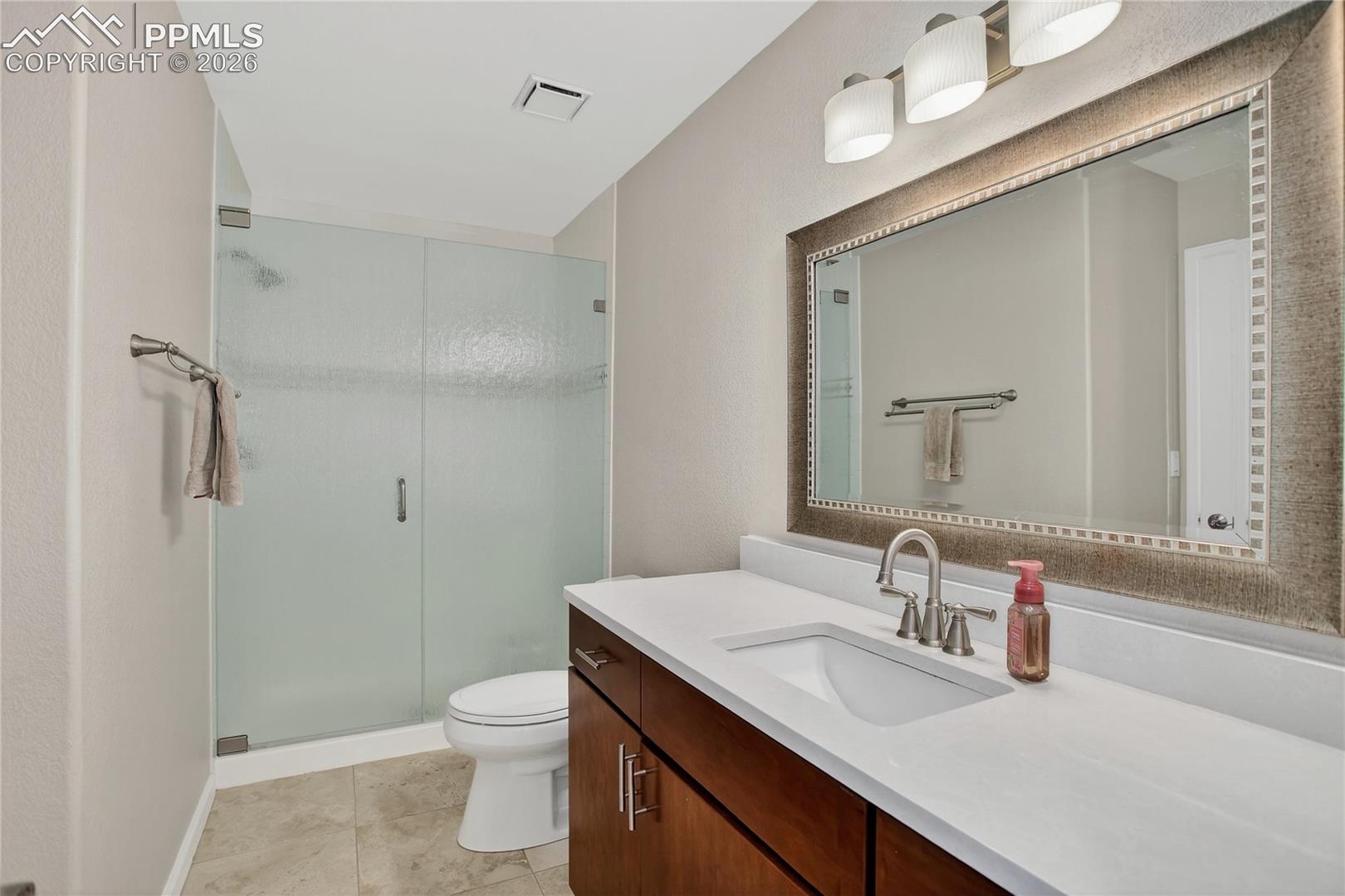 Main level guest bath