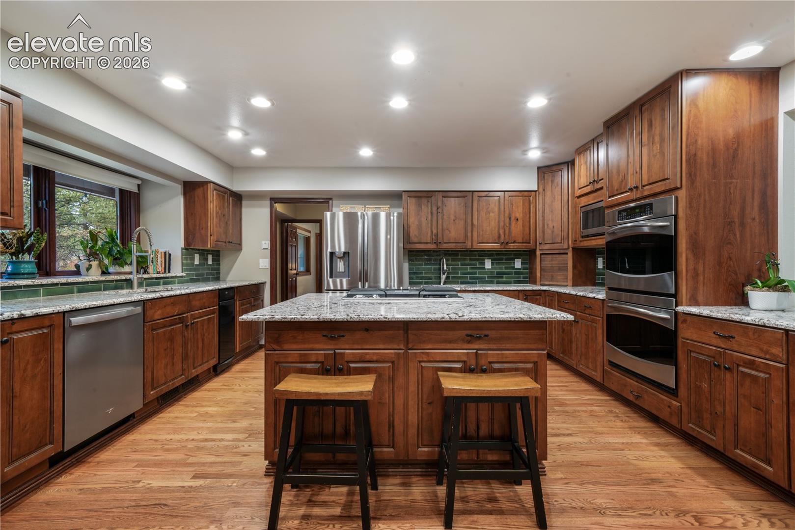 Granite countertops and dual sinks