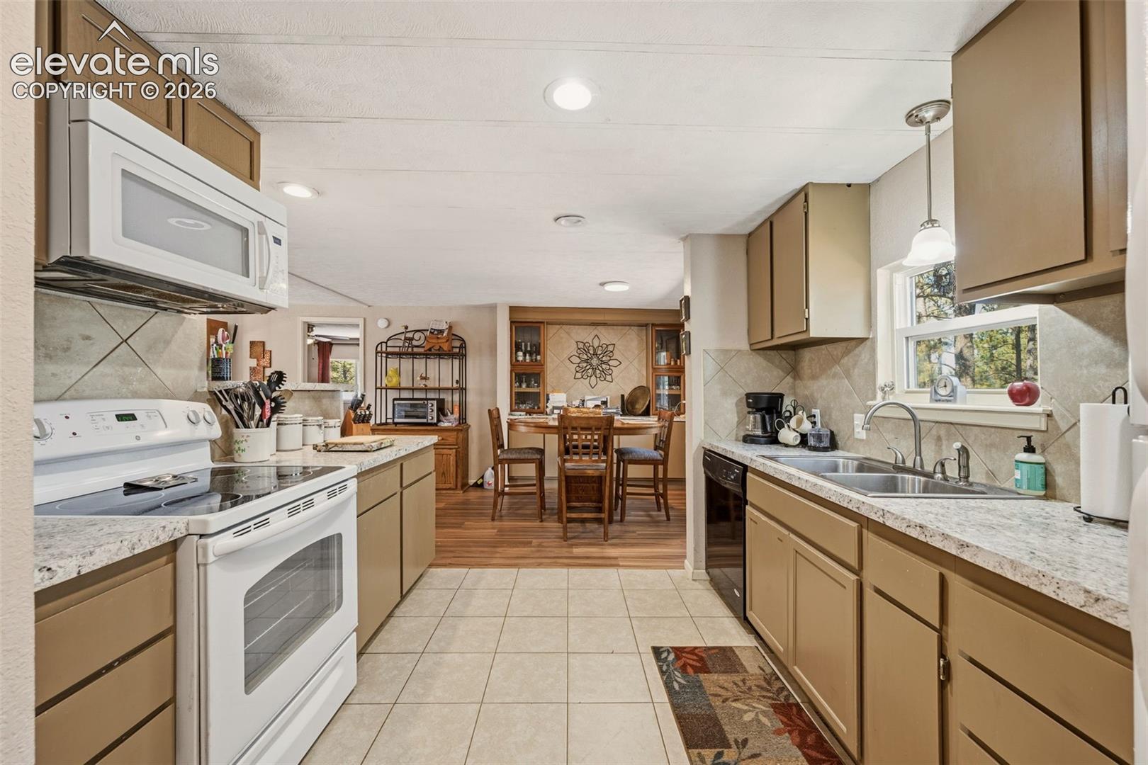 Photo 13 of 1299 Pikes Peak Drive, Florissant