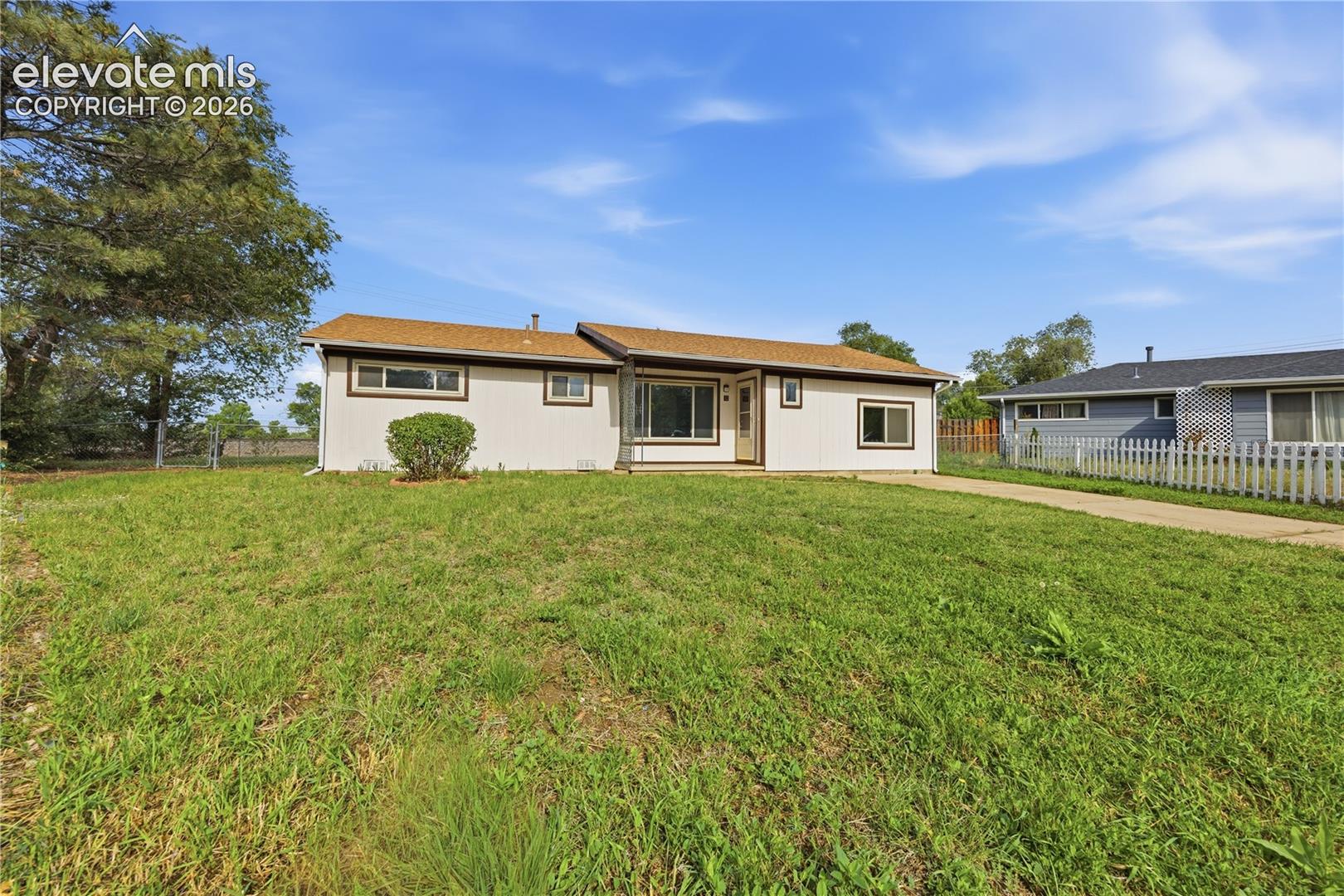 72 Doris Dr, Colorado Springs, CO 80911