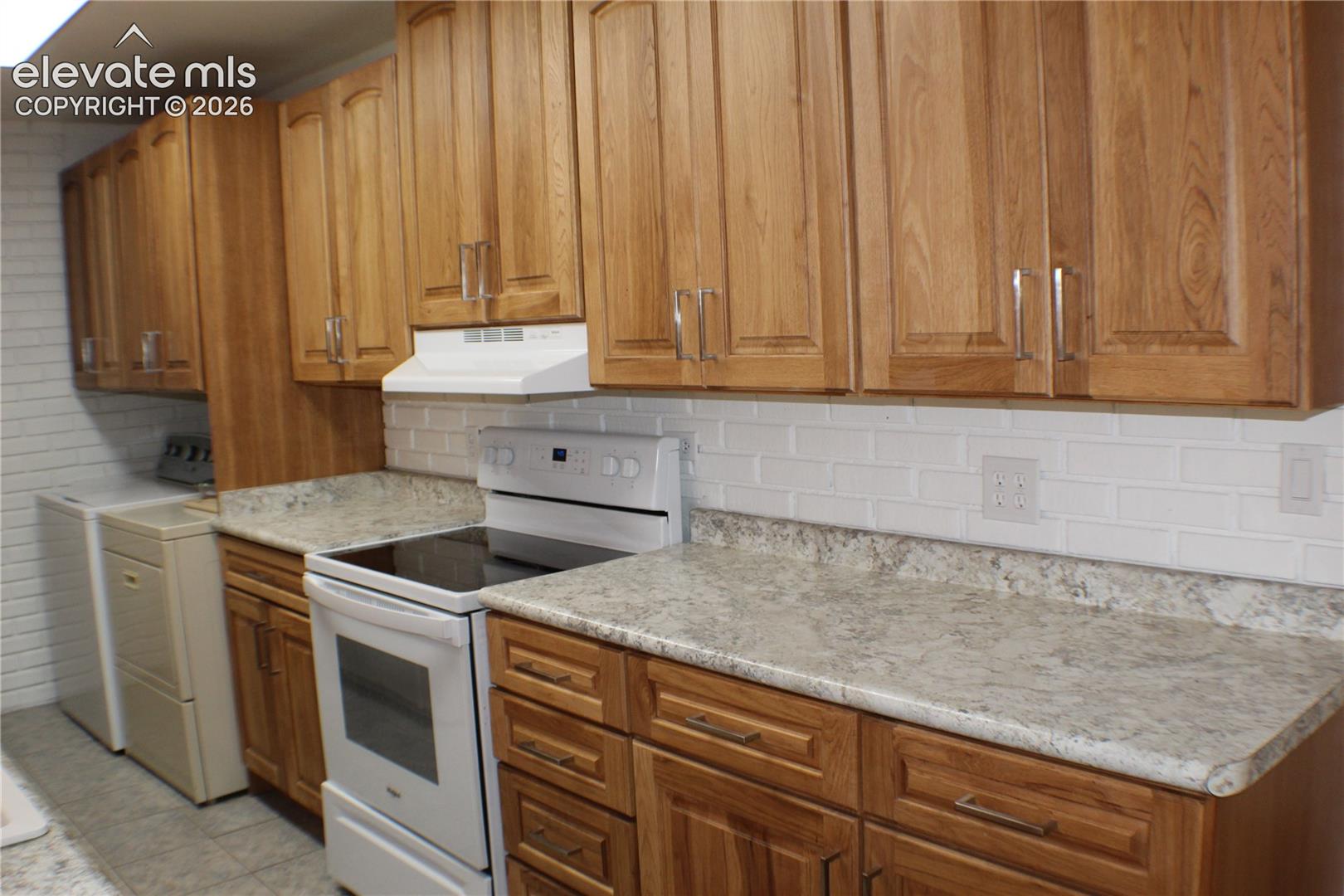 Kitchen including all appliances 