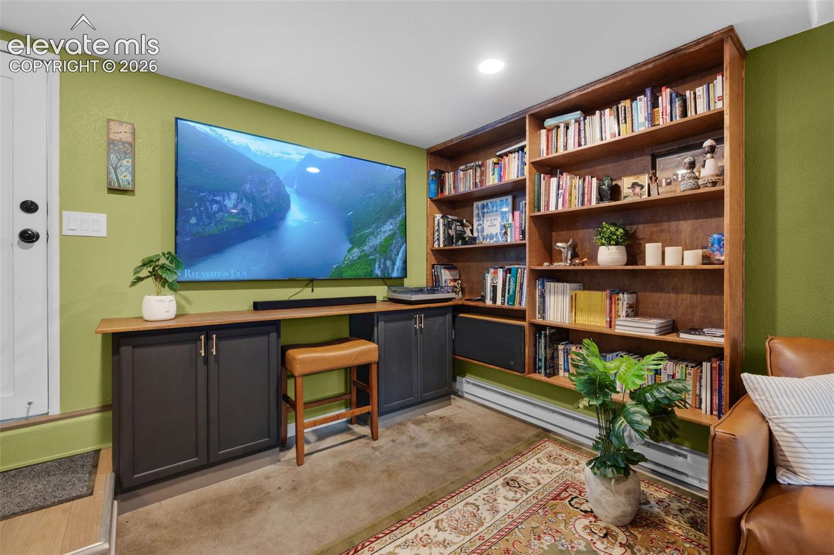 Builtin cabinets and bookshelves
