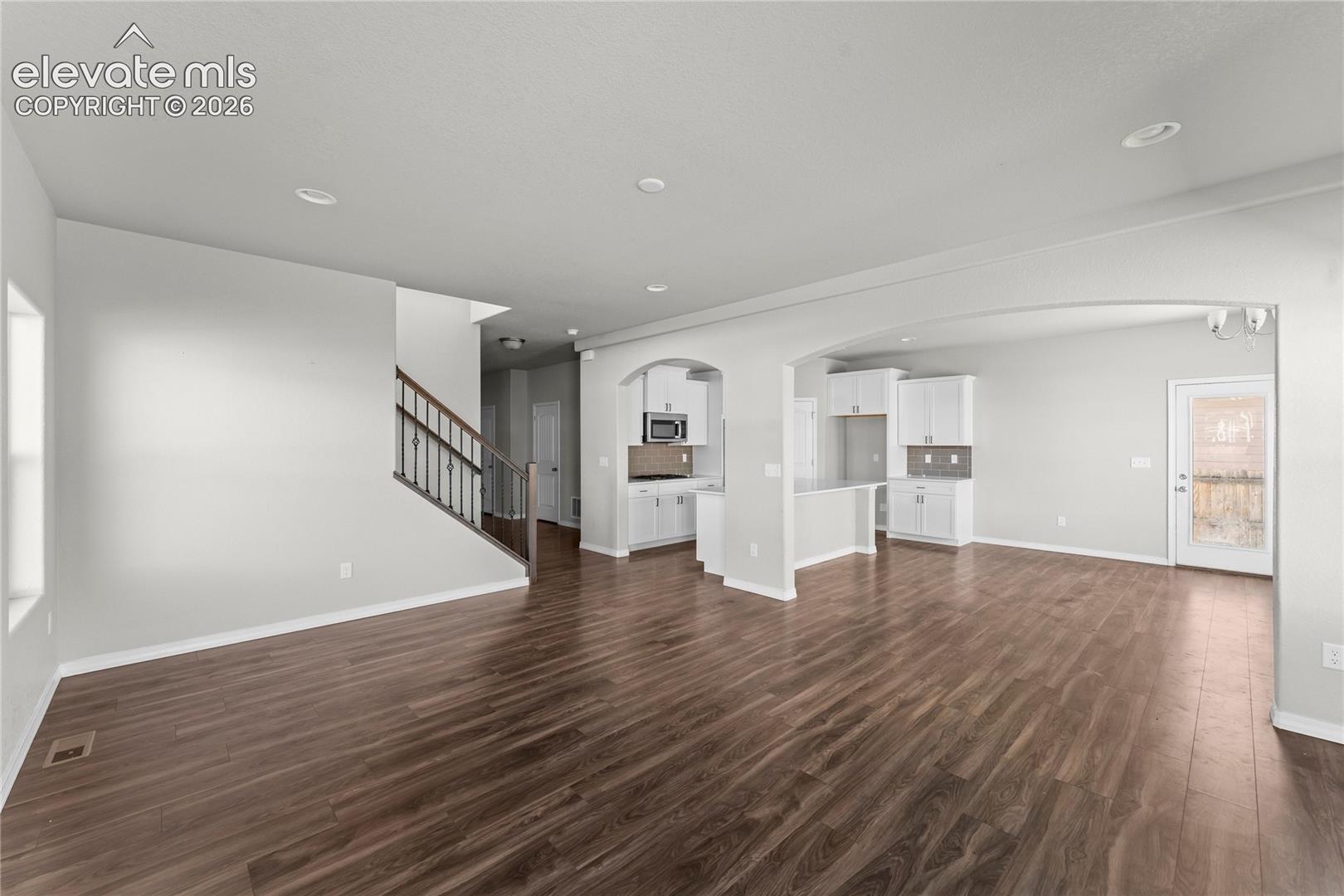 Photo 10 of 8238 Thedford Court, Peyton