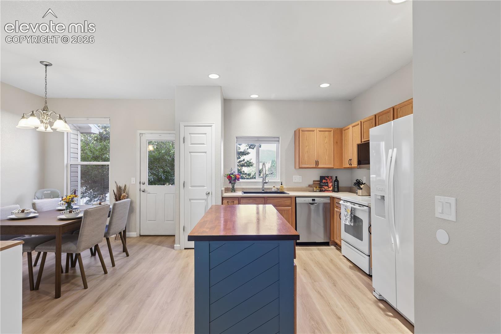 Photo 13 of 2152 Creekridge Point, Colorado Springs