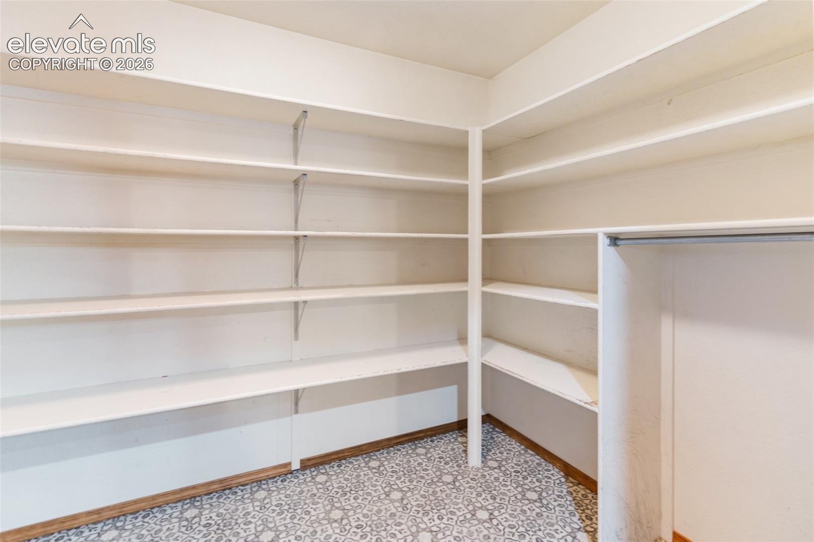 Huge Pantry!!